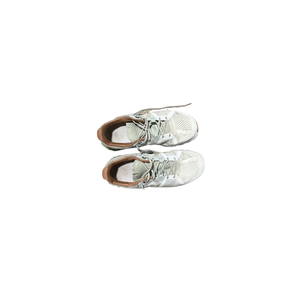 On Cloud Size 7.5